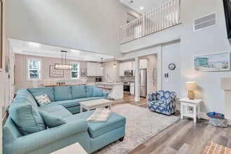 Building Photo - 36 Firethorn Ln