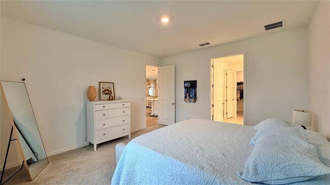 Building Photo - 5723 Cattle Rnch Dr