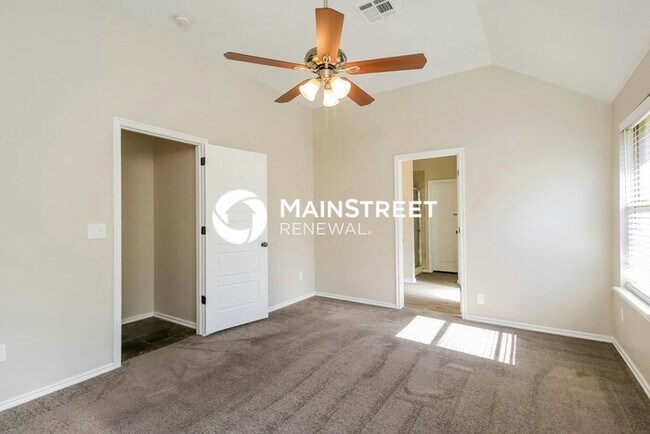 Building Photo - 3 Bedroom Pet-Friendly Home in Yukon, OK w...
