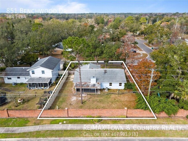 Building Photo - 851 Benchwood Dr