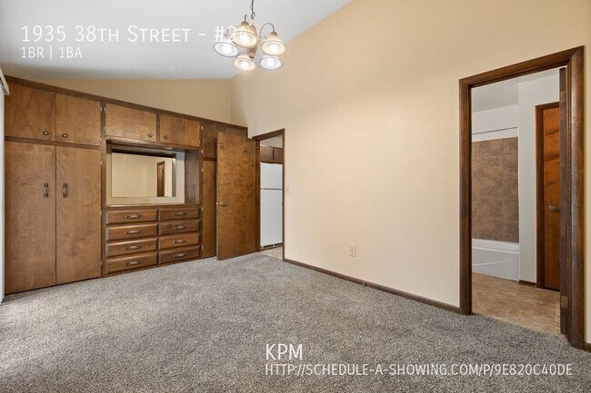 Building Photo - 1935 38th St