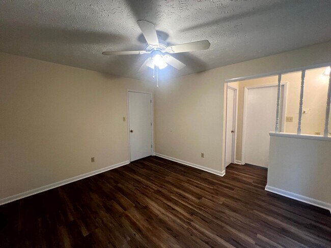 Building Photo - 417 Nottingham Dr