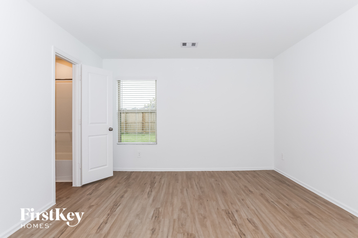 Building Photo - 375 Jewett Meadow Dr
