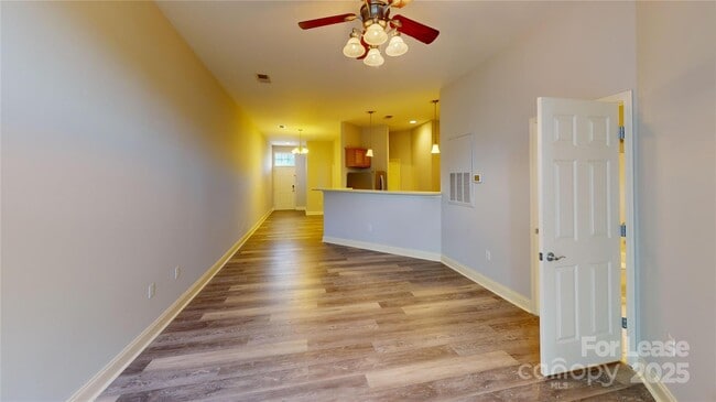 Primary Photo - 222 Park Square Pl