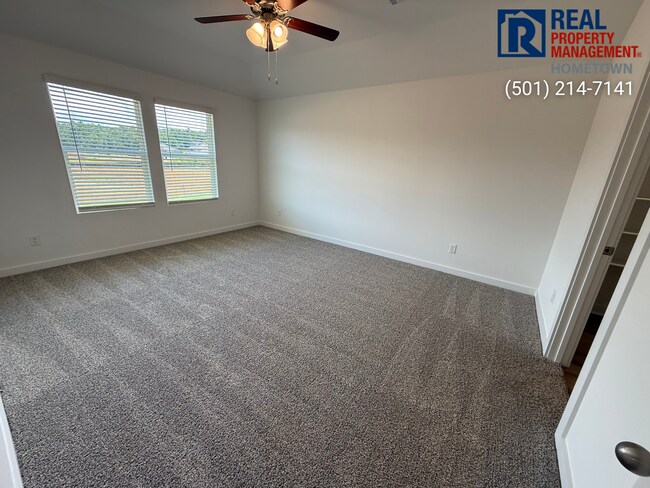 Building Photo - 110 E Fredonia Ct
