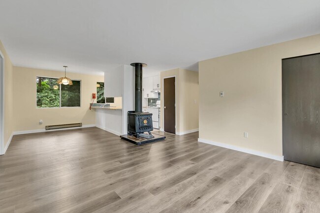 Building Photo - 4104 68th Ave NW