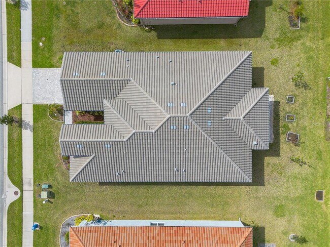 Building Photo - 2320 Symphony Cir