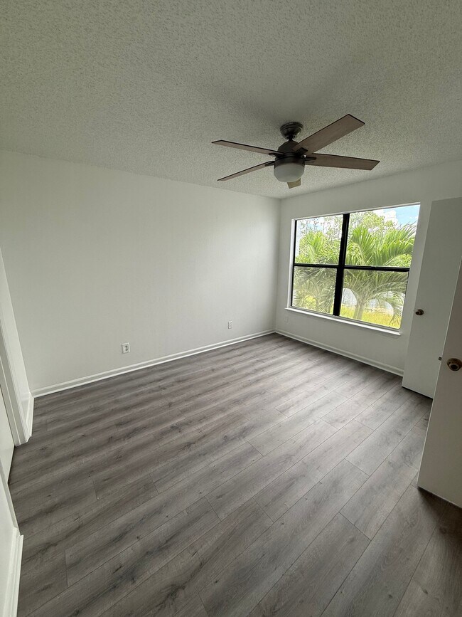 Building Photo - 13565 Eagle Ridge Dr
