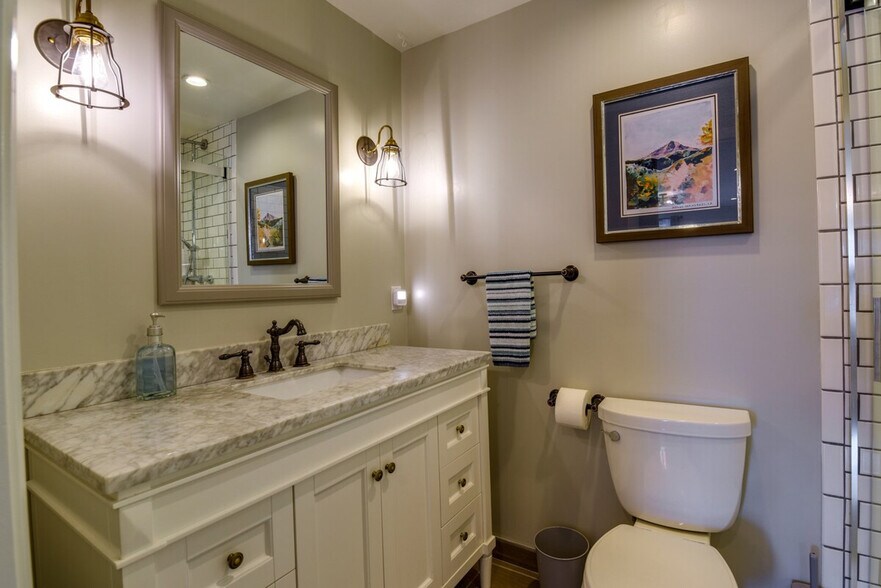 Building Photo - 4631-4633-4633 Irving St