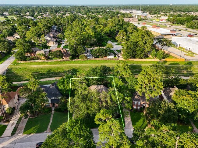 Building Photo - 16814 Windypine Dr