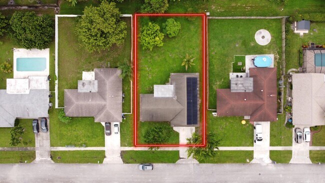 Building Photo - 137 Alcazar St