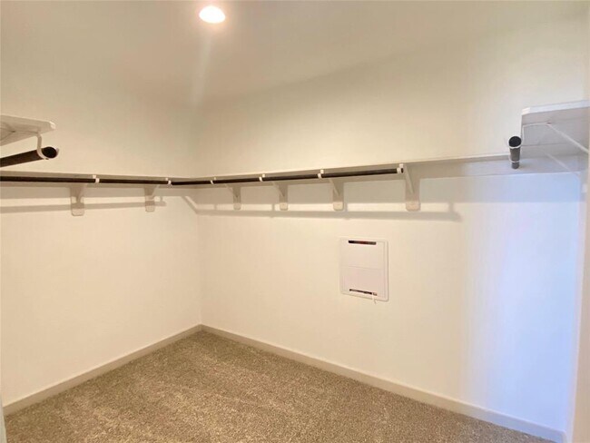 Building Photo - 3306 Silverton Dr