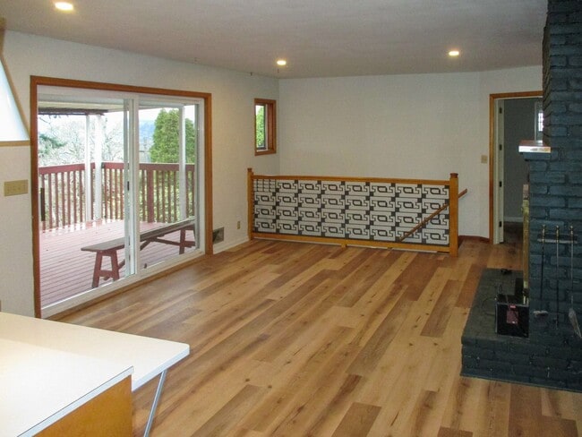 Building Photo - 2665 Alvarado Terrace S