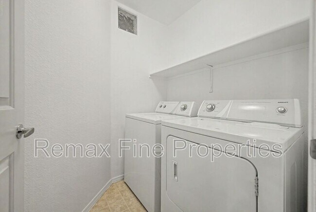 Building Photo - 5303 N 7th St