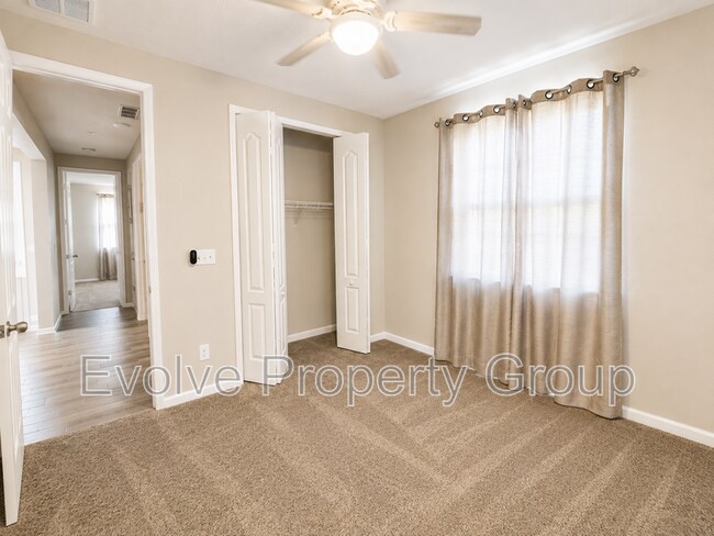 Building Photo - 231 Flach Dr