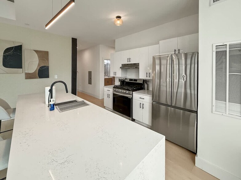 Building Photo - 1247 N 2nd St