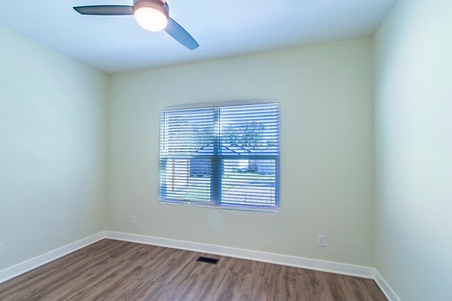 Building Photo - RnR Duplex SoBro