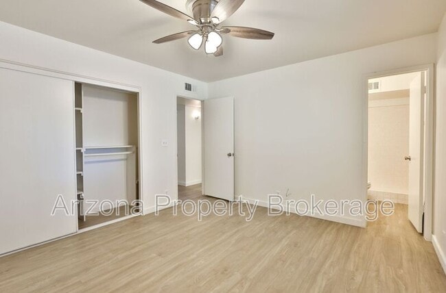 Building Photo - 3009 E Caballero St