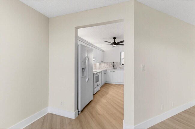 Building Photo - 5900 Camino Del Sol