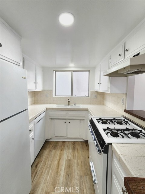 Building Photo - 326 10th Pl