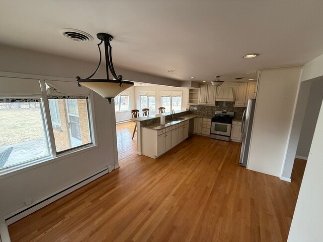 Building Photo - 3336 Overland Pass