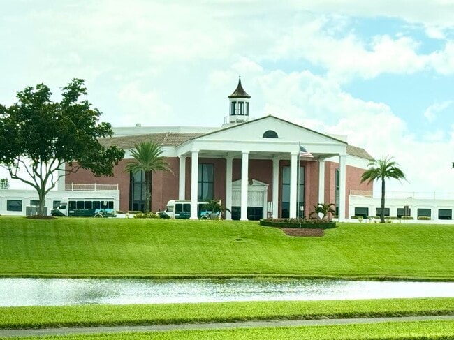 Building Photo - 187 Tilford J
