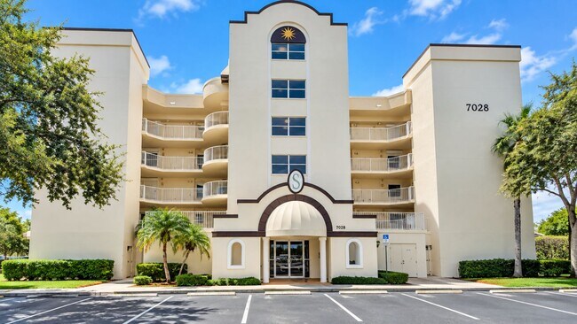 Building Photo - 7028 Sevilla Ct