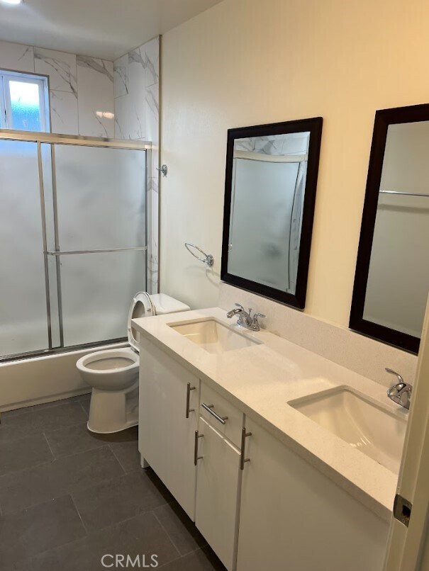 Building Photo - 411 E 99th St