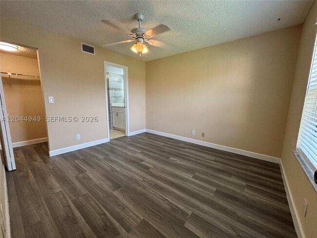 Building Photo - 21909 Lake Forest Cir
