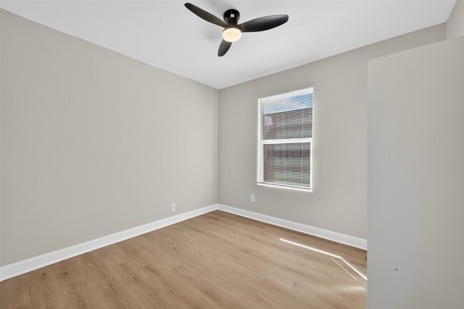 Building Photo - 889 Chas Ln