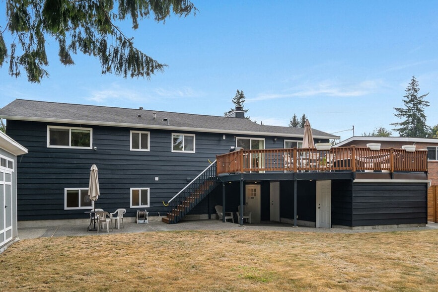 Building Photo - 2116 N 190th St