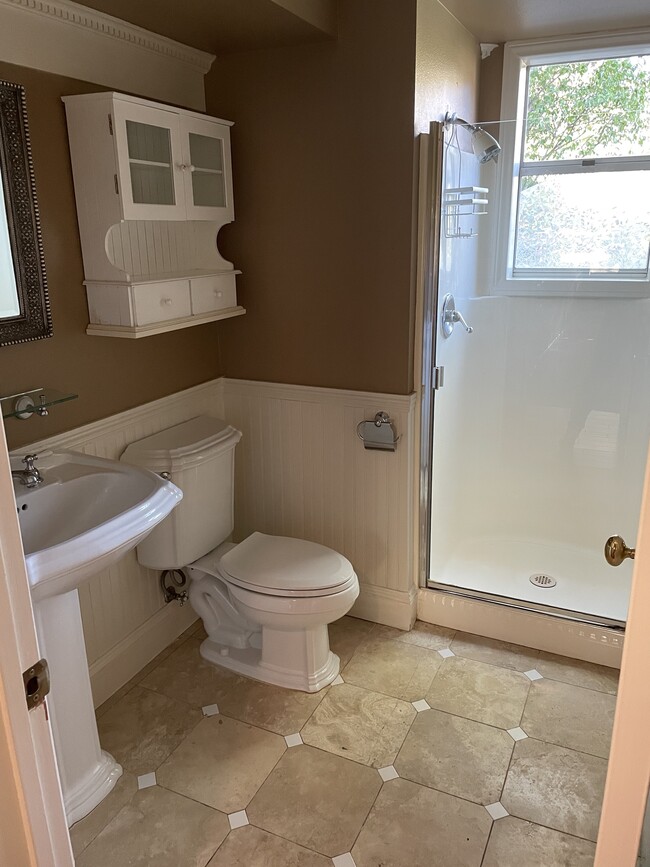 Building Photo - 1012 Cheltenham Rd