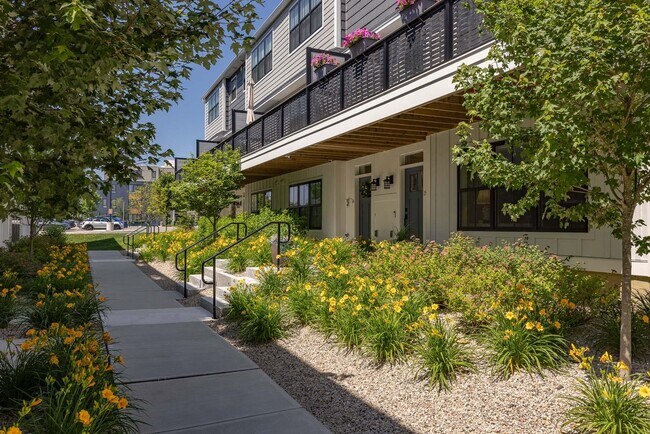 Building Photo - 50 Cate St