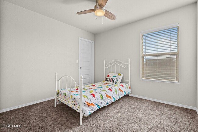 Building Photo - 956 Clapham St