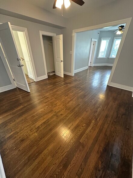 Building Photo - 3733 W Addison St