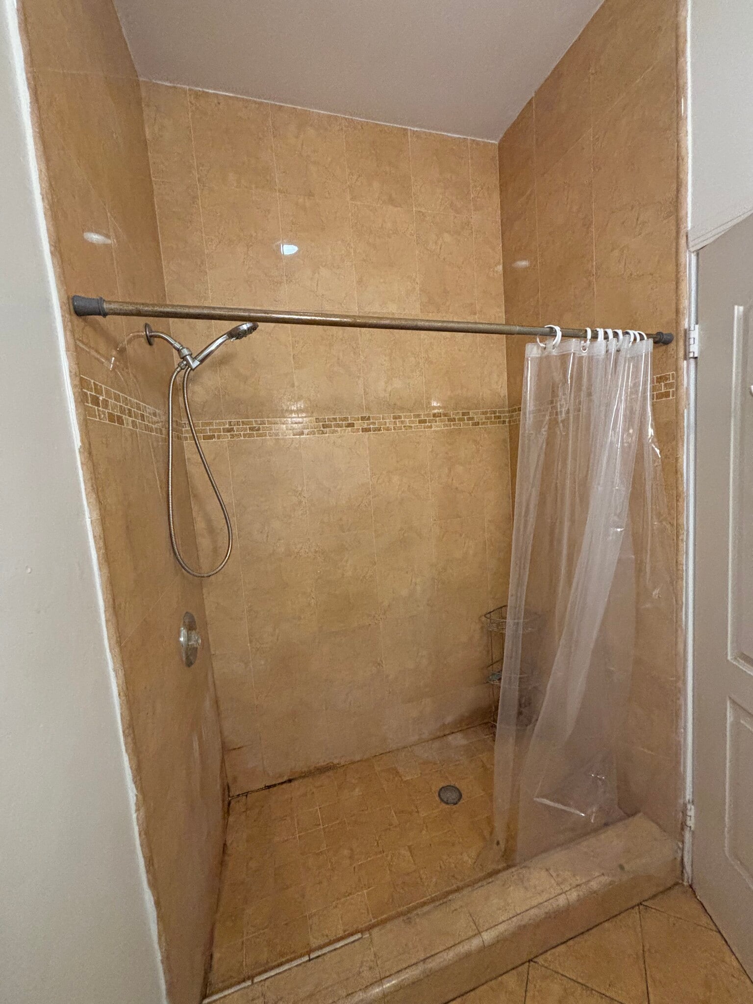 Building Photo - 2421 Hunter St