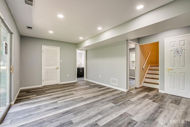 Building Photo - 5 Pelmont Pl