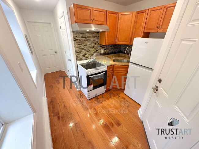 Building Photo - 2025 N 4th St