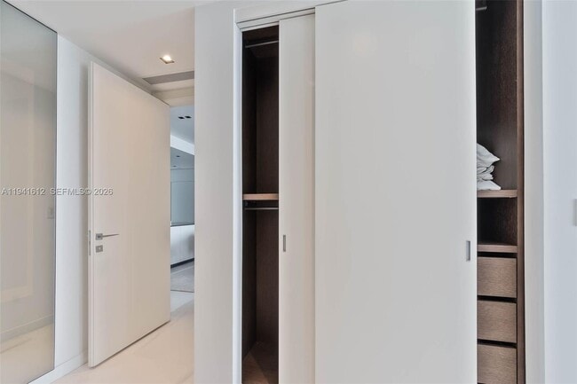 Building Photo - 300 Biscayne Blvd Way