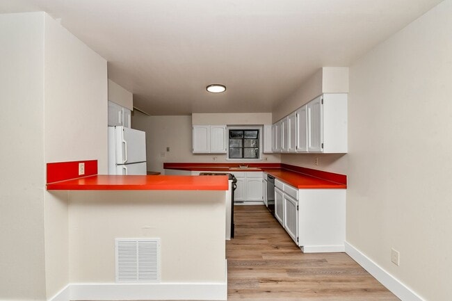 Building Photo - 3 Bedroom 1 Bathroom home in the North End