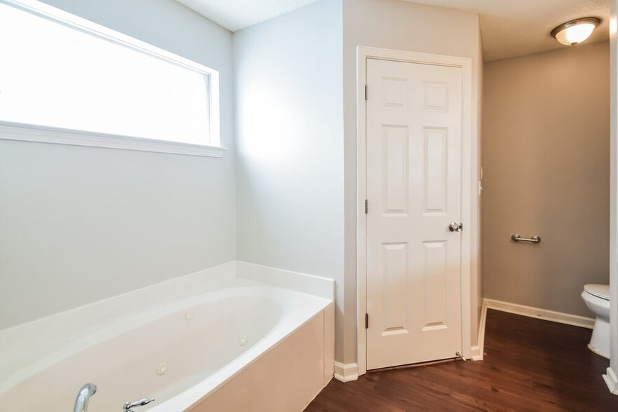 Building Photo - 5678 Kuykendall Dr