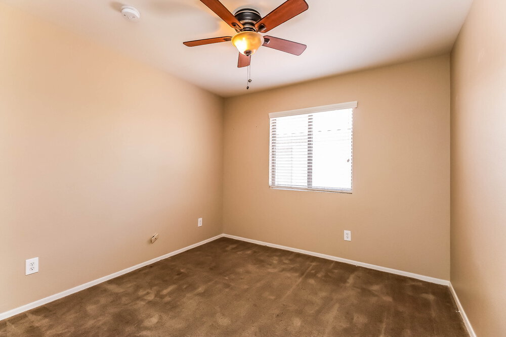 Building Photo - 10653 W Poinsettia Dr