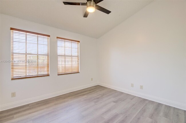 Building Photo - 728 SW 122nd Ave