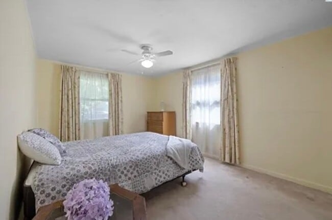 Building Photo - Spacious 4-Bedroom Home with Solar Panels in Richland