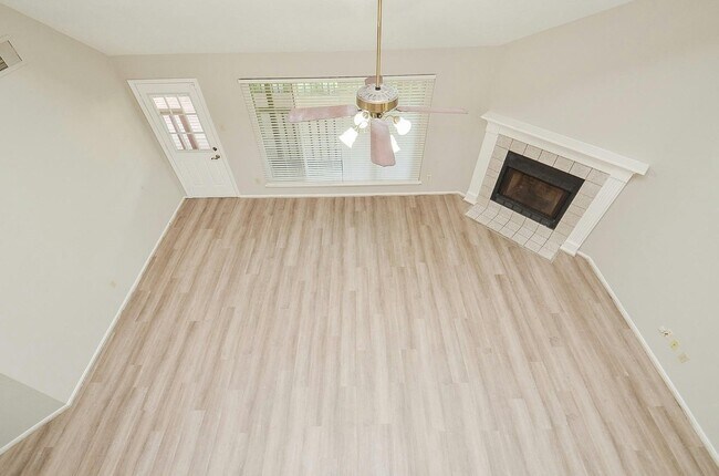 Building Photo - 2119 Landcircle Ct