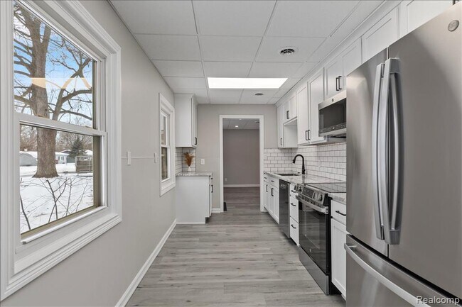 Building Photo - 3771 Gainesborough Dr