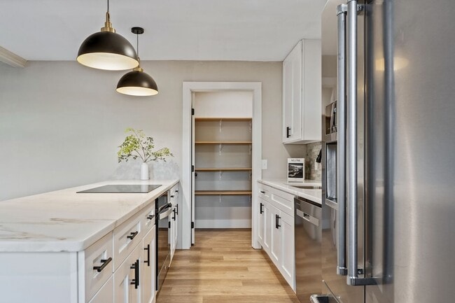 Building Photo - 503 Rogers Way