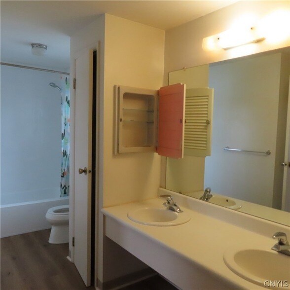 Building Photo - 5265 Jamesville Rd