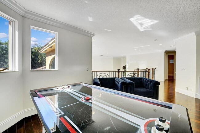 Building Photo - 43 Coconut Ln