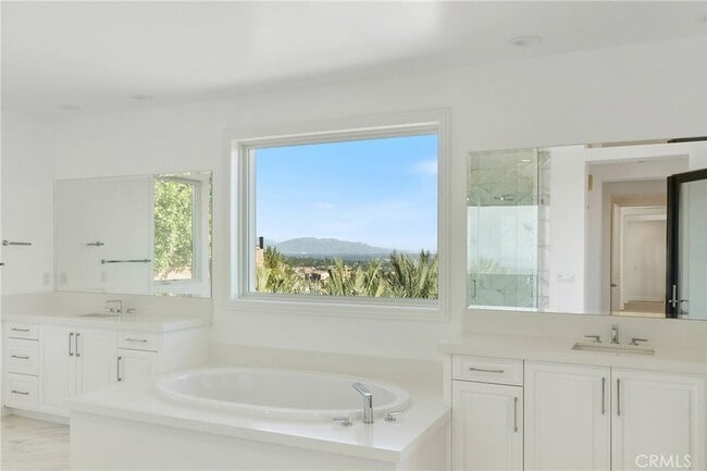 Building Photo - 20448 Liverpool Way